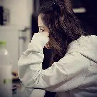 成熟美女长发侧面头像【点击鼠标右键下载】