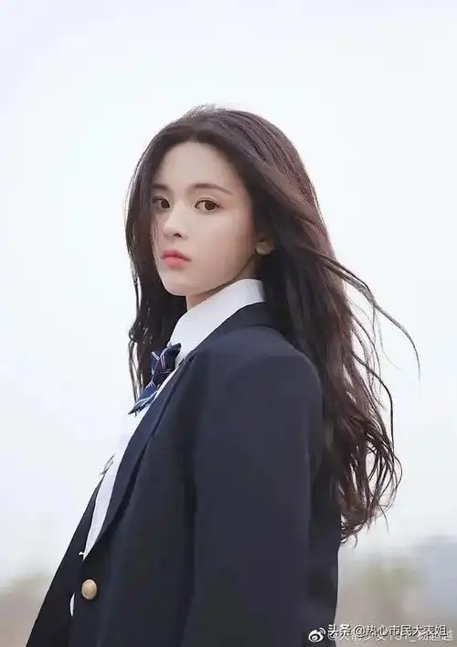 如何评价《创造101》杨超越的颜值? - 石塘网