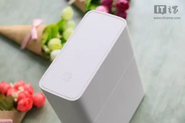 华为路由a1畅享版开箱图赏:纯白典雅,智能抗干扰