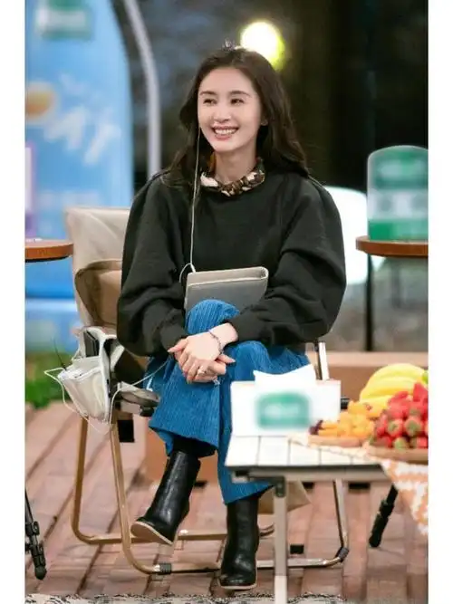 34岁王子文分手后的魔法穿搭原来卫衣这么穿也很时髦洋气