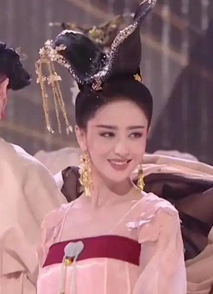 佟丽娅绝美舞蹈《芒种》,回眸一笑百媚生