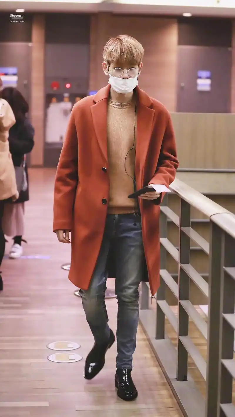 边伯贤 #伯贤 #baekhyun #男友风 #机场穿搭  - 抖音
