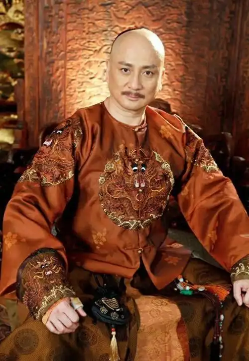 回顾演员汤镇业与前妻生下一对双胞胎儿子再婚又生一对女儿