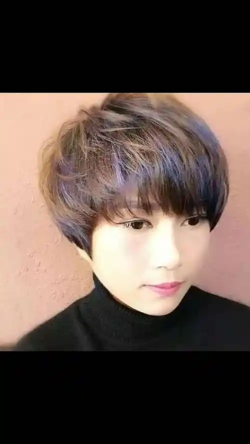 轻柔的定位烫!  制造纹理走向蓬松自然的效果! 直接保存吧!