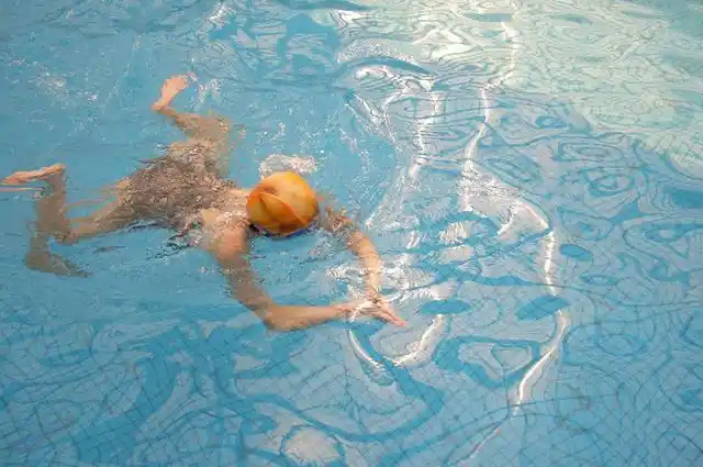 普通人蛙泳50米多少秒?蛙泳有什么好处?