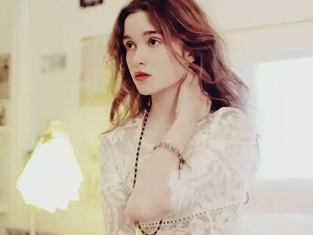 新西兰美女爱丽丝·恩格勒特640×480手机壁纸图片(4)