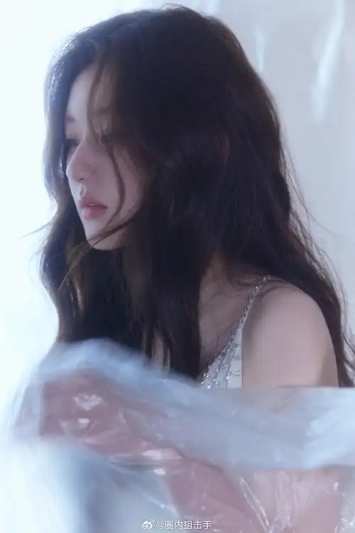 赵露思这一身白裙也太仙太美了吧……|赵露思|露思|白裙_新浪新闻