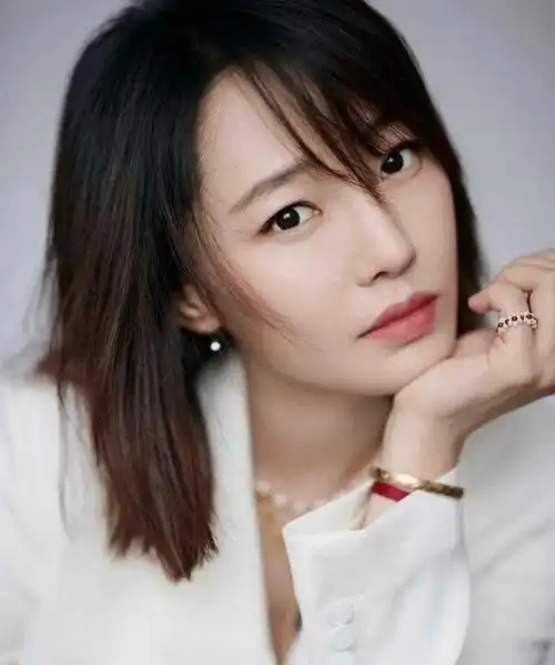 39岁的白百何妥妥的实力派,白百何再嫁初恋男友,陈羽凡至今未婚|张思