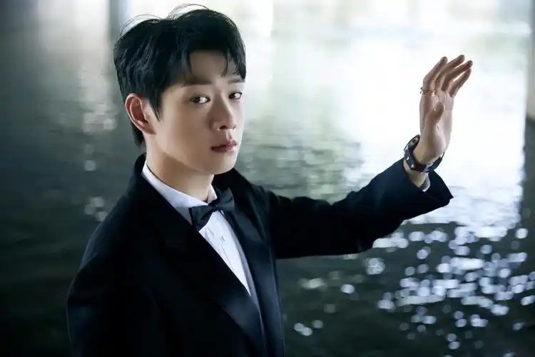 外媒评魏大勋,大出风头抢占目光_腾讯新闻