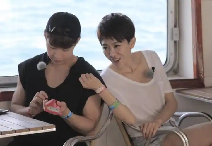 姜妍自爆前男友为阴郁型性格相处很压抑疑暗指朱雨辰