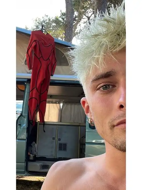 马甜甜新的帅照05060606