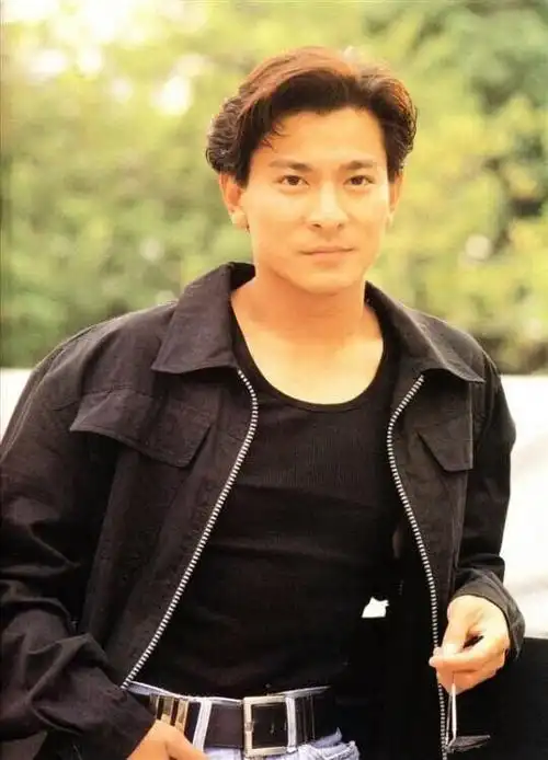 一组刘德华旧照你见过几张实在是帅出天际