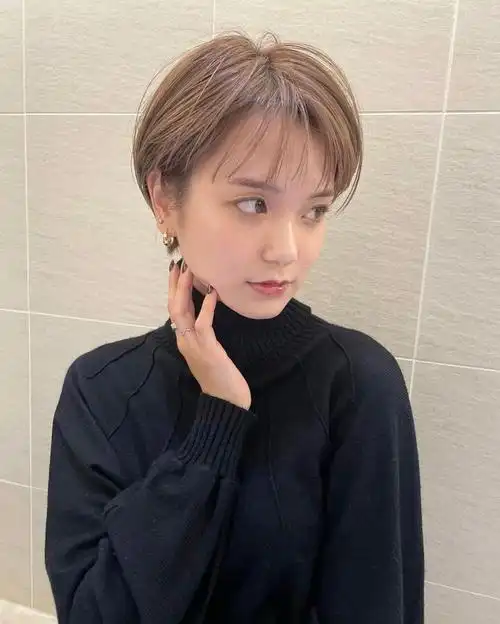 看看这13款,让人美的忘不了|烫发|发型|短发|挑染|中长发_网易订阅