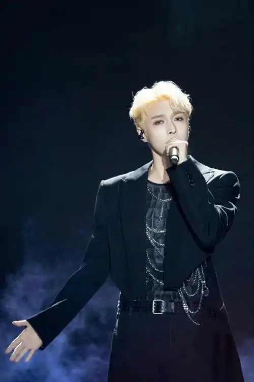 张艺兴1007生日快乐