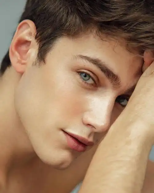 很有潜力成为网图头像的阿根廷男模可真好看