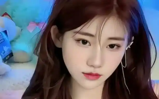 【时团张真源泥塑】 你浅浅的微笑就像乌梅子酱