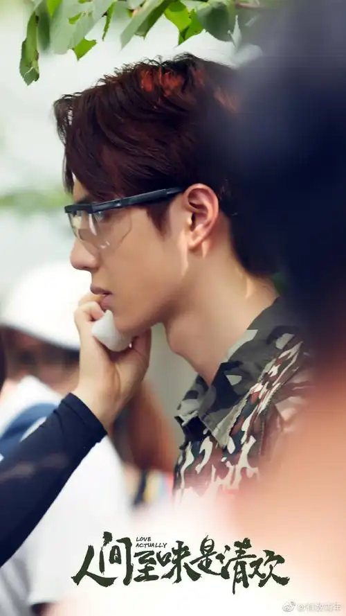 王一博,如今也是一位炙手可热的演员,从2015年主演电影《梦想合伙人》