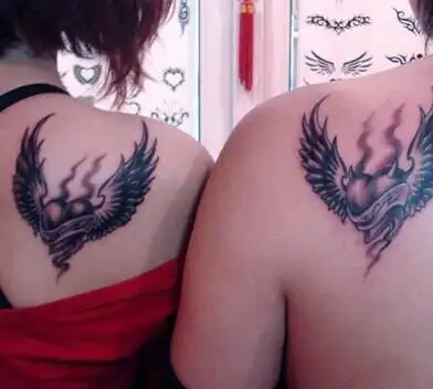 情侣背部纹身图案