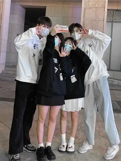 我们的第一张四人合照