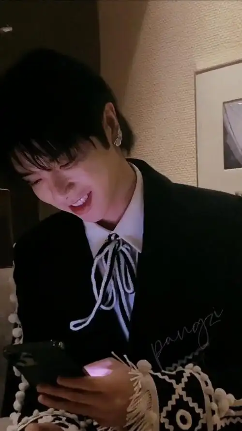 华晨宇——治愈笑容