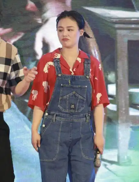 出道至今,其实马思纯一直都给人以肉肉的感觉,相对于很多女明星的麻杆