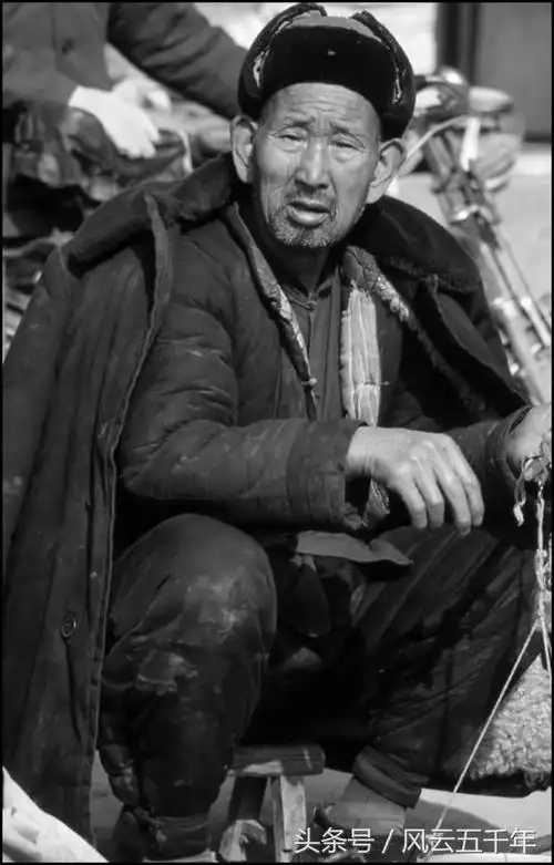 老照片黑白记忆中的上世纪80年代那时候的美女是什么样子