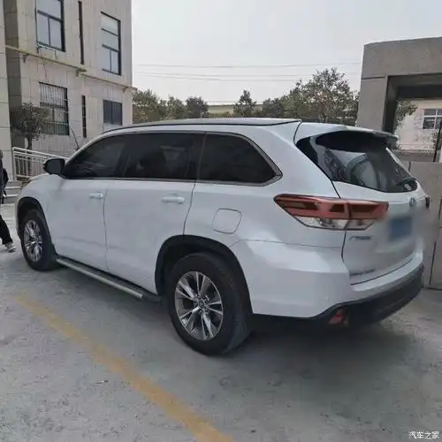 出售本人一手21款汉兰达两驱精英版7座16000公里非诚