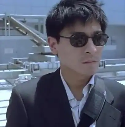 图刘德华暗战照片显帅气回忆72小时惊险故事