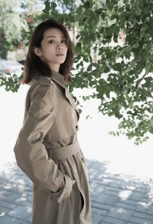 一张简单的prada合照,却让我看清了什么是"名利鄙视链"_蔡徐坤_热度