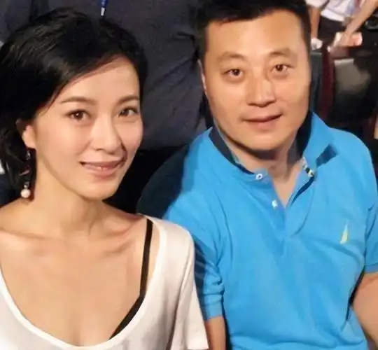 任程伟与妻子黄蕾患难与共,成名后未换妻,只换了大房子