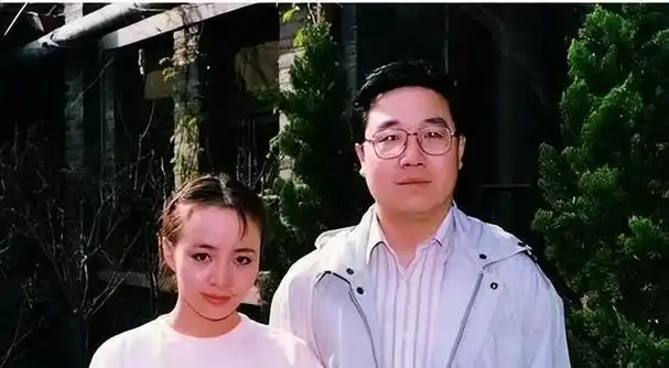 "北大才女"梁欢:用"才华"征服英达,如今的生活却一言难尽