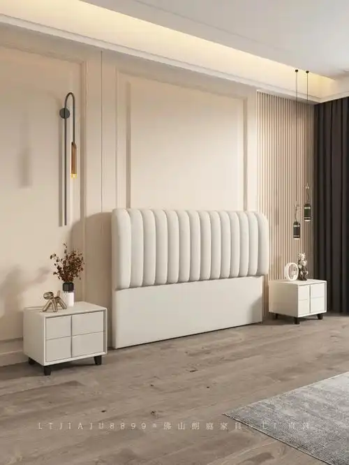 奶油风家装纳帕皮双人软包床头