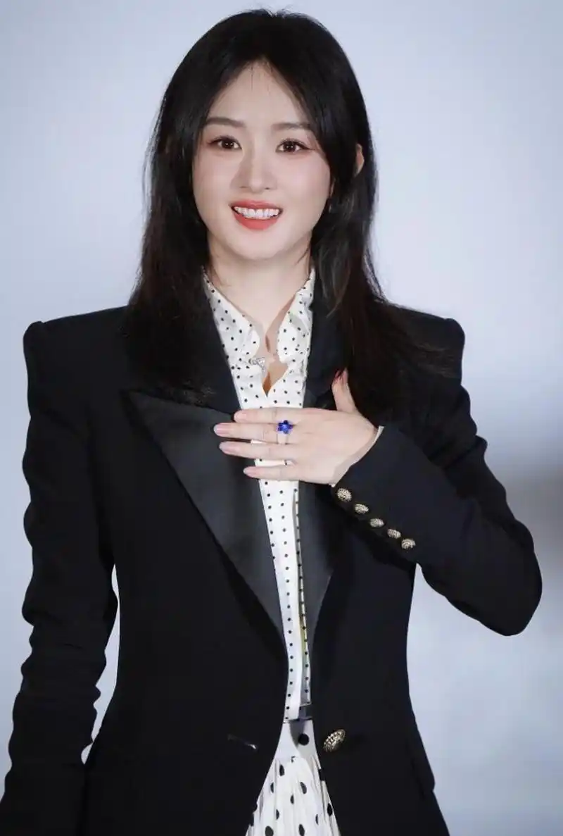 赵丽颖发福了,有点胖