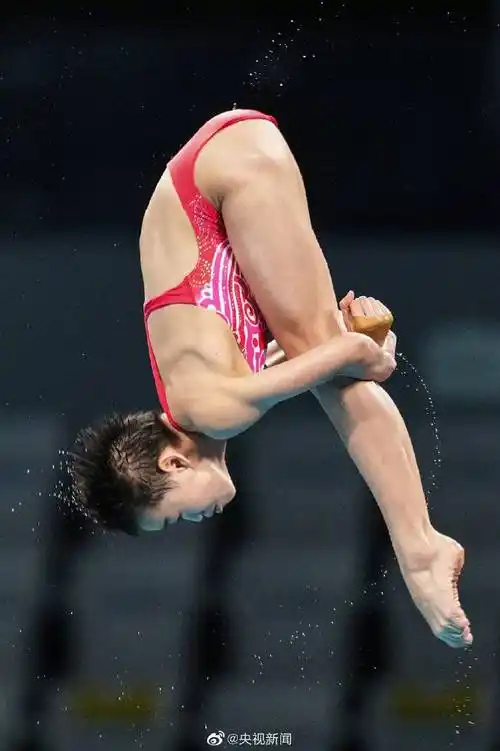 14岁小将全红婵为中国代表团夺得第33枚金牌