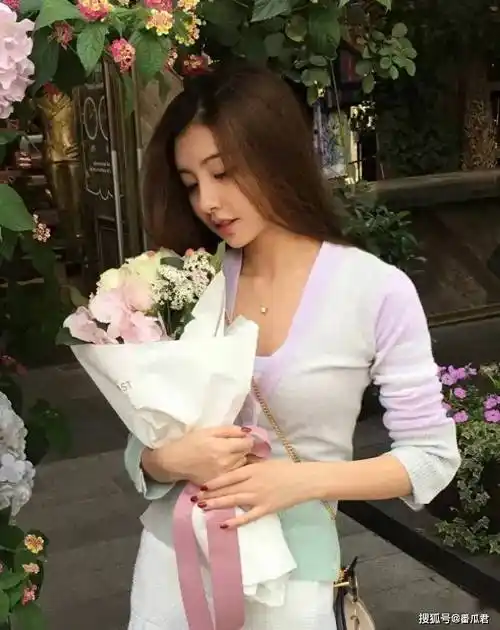 王思聪前女友豆得儿,给炸出来发声明,分手几百年还拖出来鞭尸