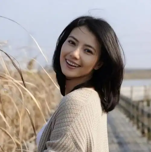 高圆圆,娱乐圈的璀璨明珠,天生丽质,大气非凡.