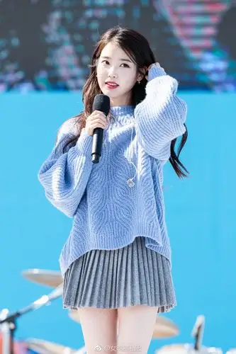 iu李智恩明星同款蓝色毛衣配百褶灰色毛呢短裙可爱小清新女神装