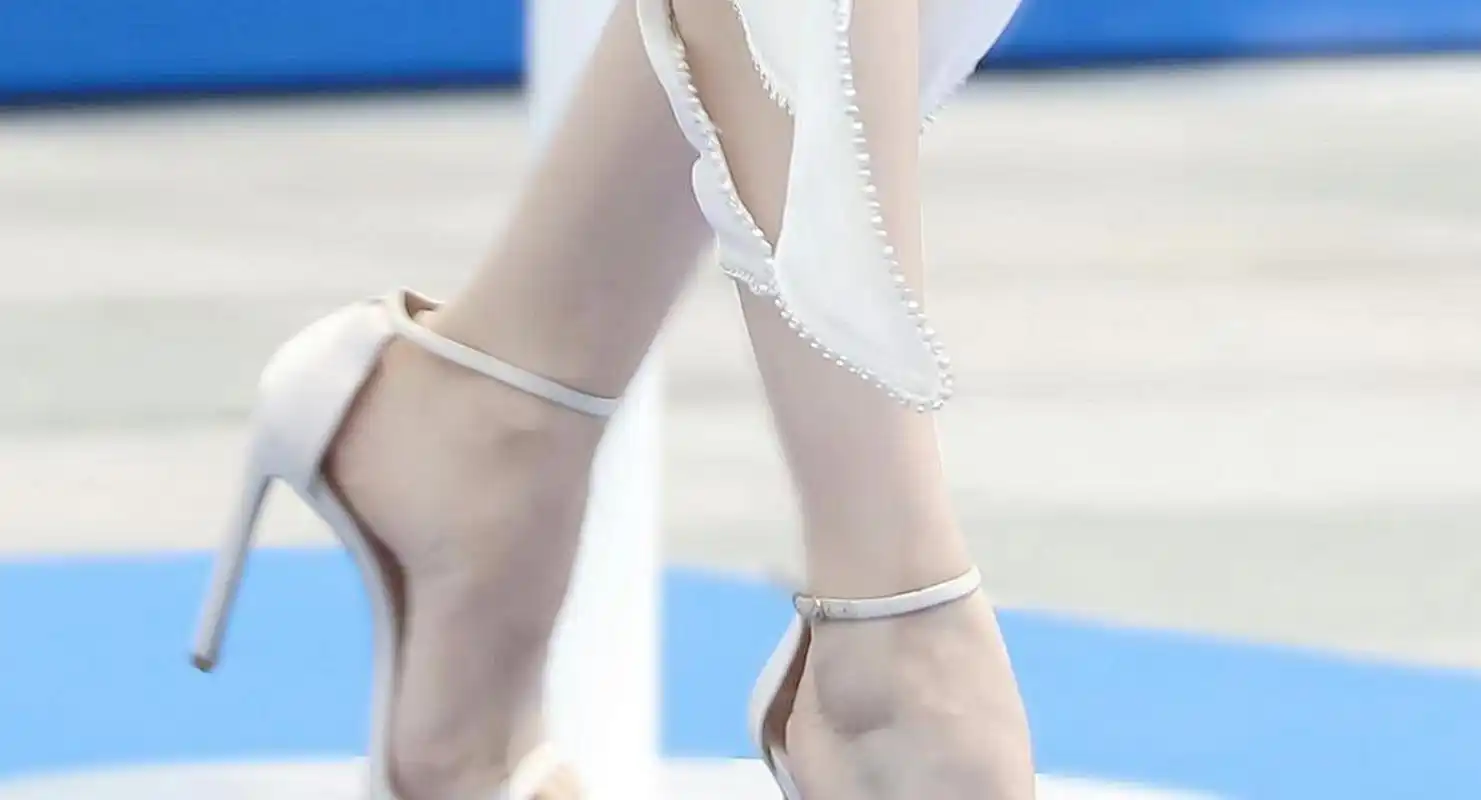 deelieba白色一字带高跟鞋【iloveyou】