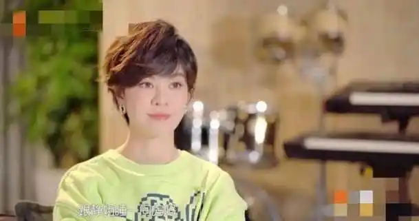 鞋跳皮筋毫无压力,与李斯丹妮孟佳再现童年快乐生活_姐姐_节目_郁可唯