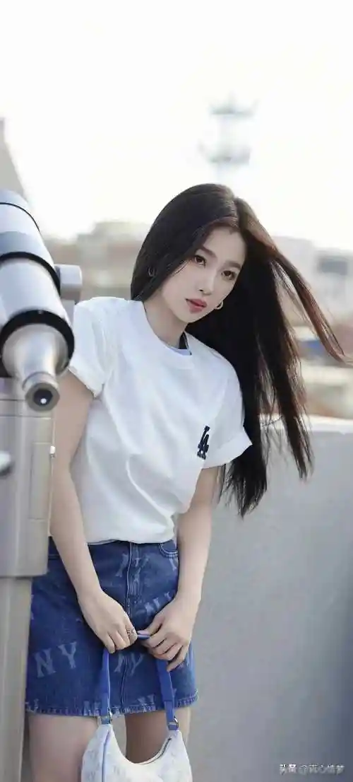 精选明星壁纸(虞书欣精选壁纸合集)