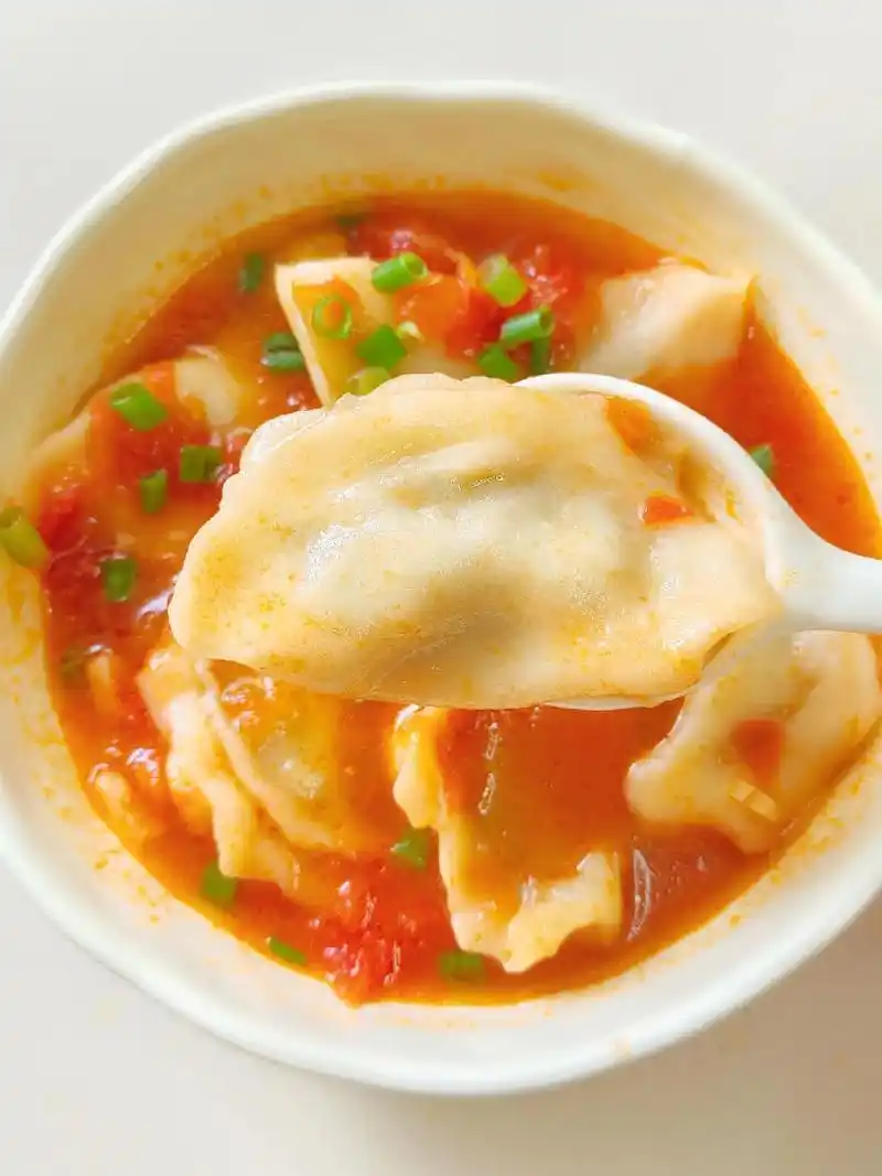 好吃到连汤都不剩!家里的剩饺子09换个 - 抖音