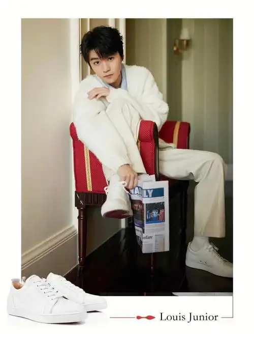 有没有和我一样超级喜欢小凯的同学0169♂15#王俊凯  #红底鞋