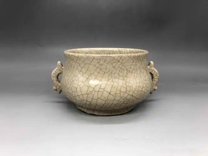 宋哥窑双耳簋式炉