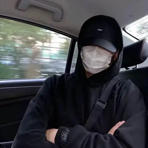 高清超酷的男生头像成熟稳重高级感图片