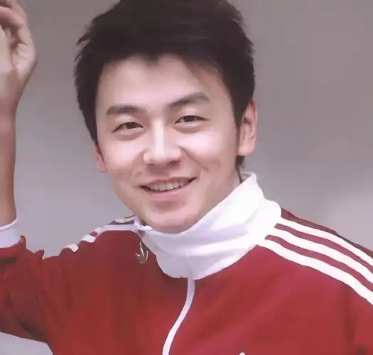 人世间爆火雷佳音年轻照流出果然是小鲜肉