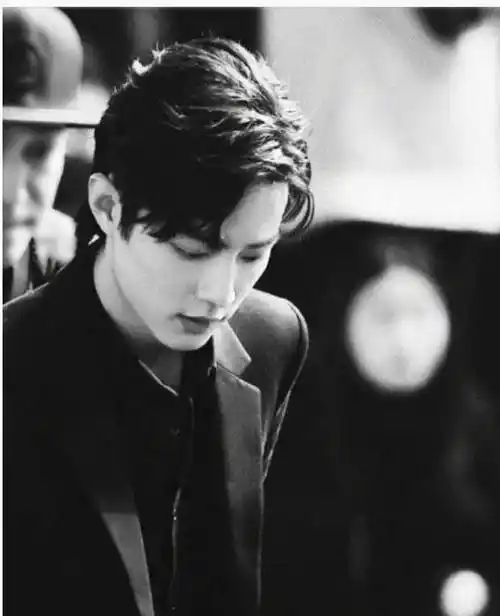 媒体整顿饭圈,评论区却是职黑的狂嗨,肖战,身正不怕影子斜_截图_活动