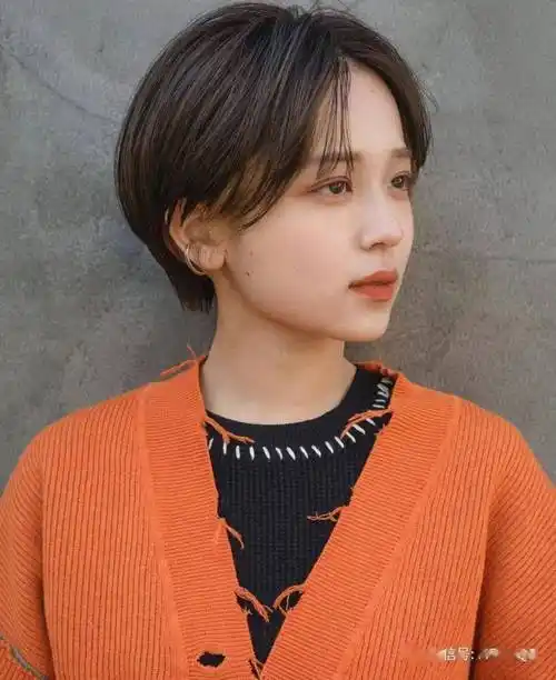 精灵系短发可爱减龄显年轻