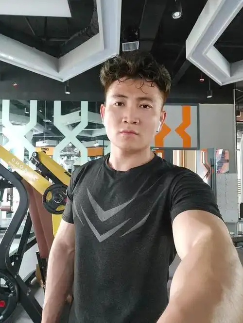 别学那些健美运动员,干净增肌,才是普通人的健身首选