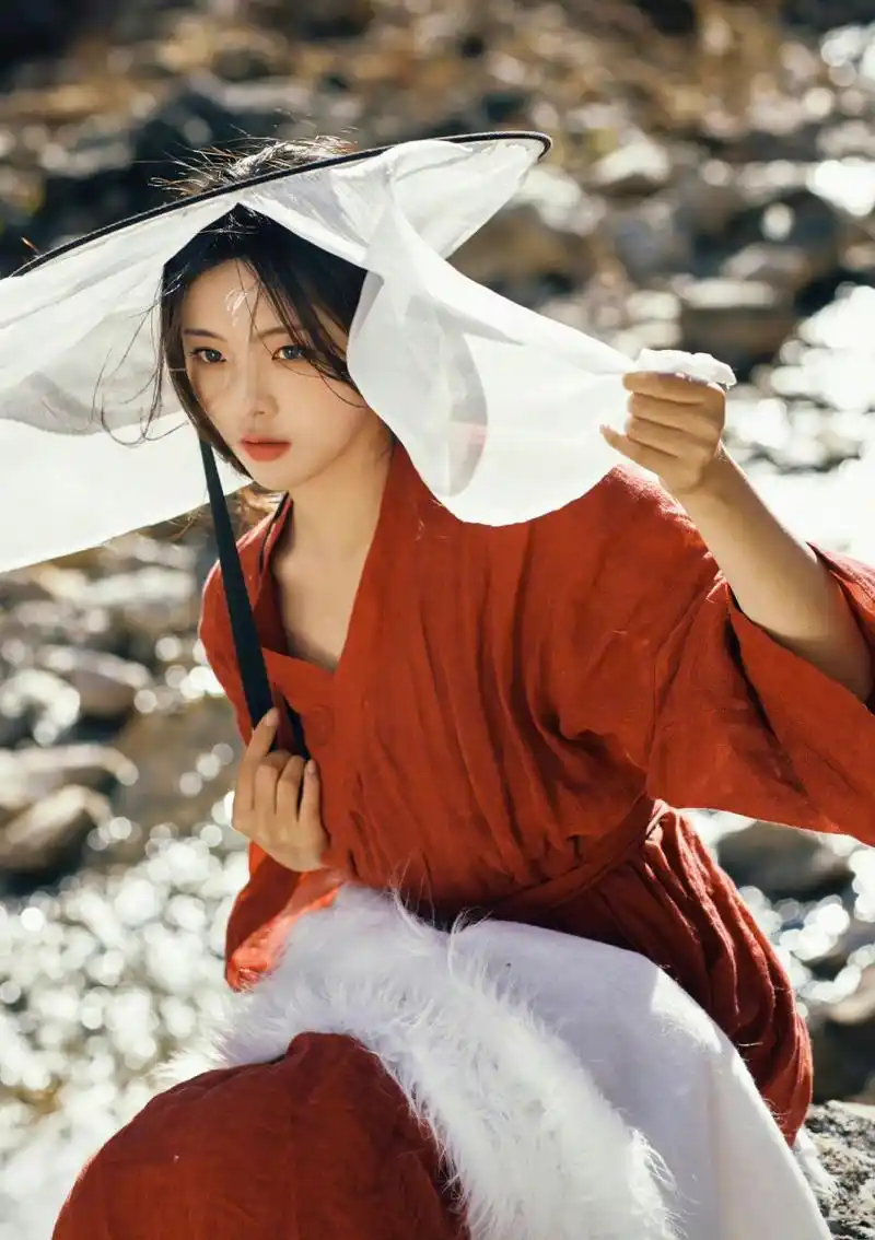 杨超越这一身古装红衣真的也太好看了吧!