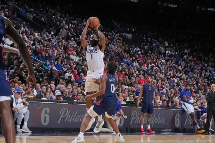 15分大逆转快船终于赢了哈登复仇老东家伦纳德无愧超巨